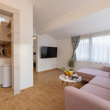 Amazing In Kastel Novi With Kitchen *