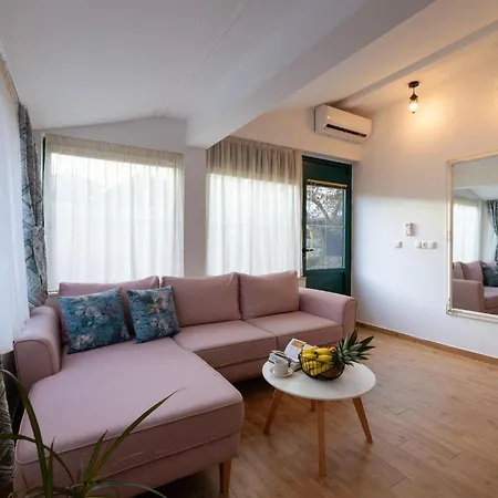 Amazing In Kastel Novi With Kitchen Holiday home *