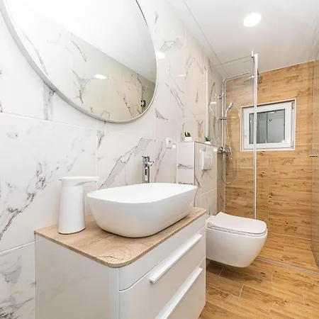 Amazing In Kastel Novi With Kitchen *