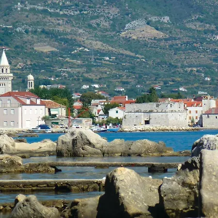 2 Bedroom Awesome In Kastel Novi Дом отдыха Каштела