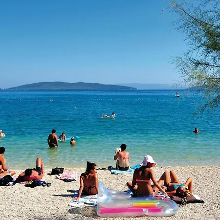 Дом отдыха 2 Bedroom Awesome In Kastel Novi Каштела